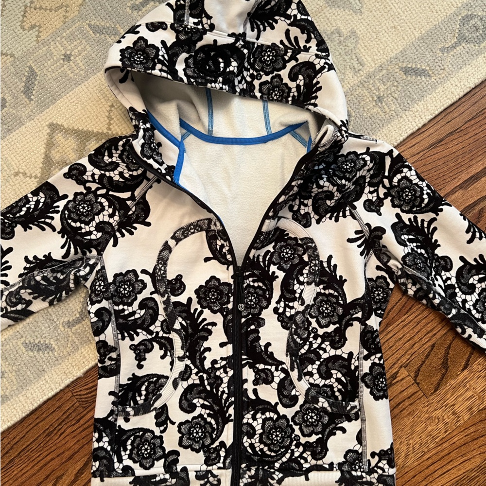 Lululemon size 6 Scuba Zip up Jacket